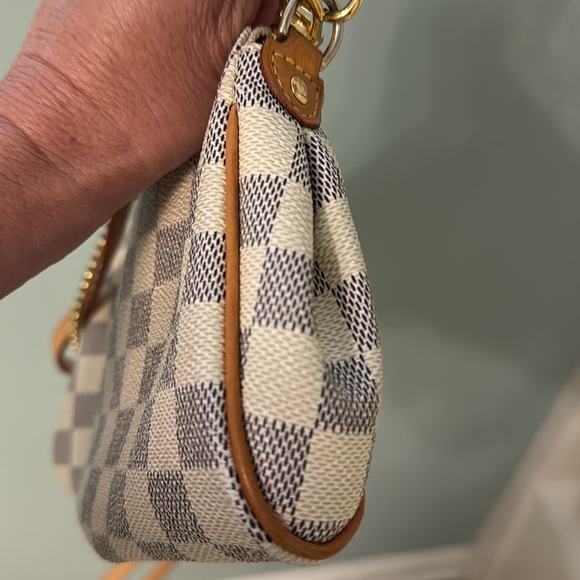 Louis Vuitton Discontinued Eva crossbody - Picture 6 of 7